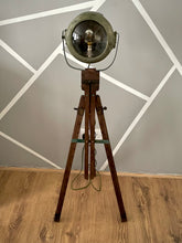 Load image into Gallery viewer, Phares Besnard Headlight Tripod Lamp
